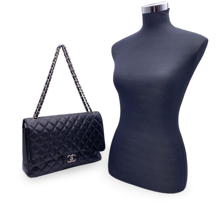 Chanel handbag black – front view