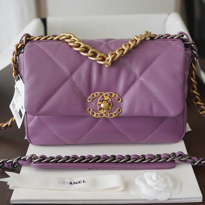 Chanel Flap Bag gold – front view
