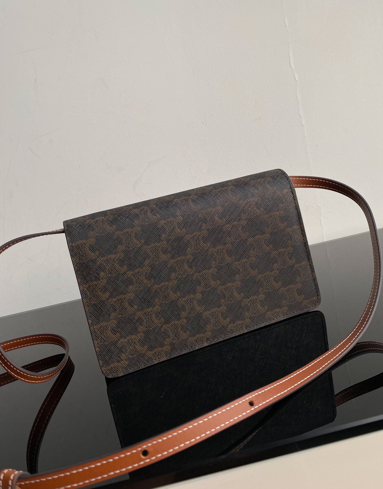 TRIPHOME 20 DOUBLE LAYER MONOGRAMME BLACK PATTERN CALFSKIN BAG