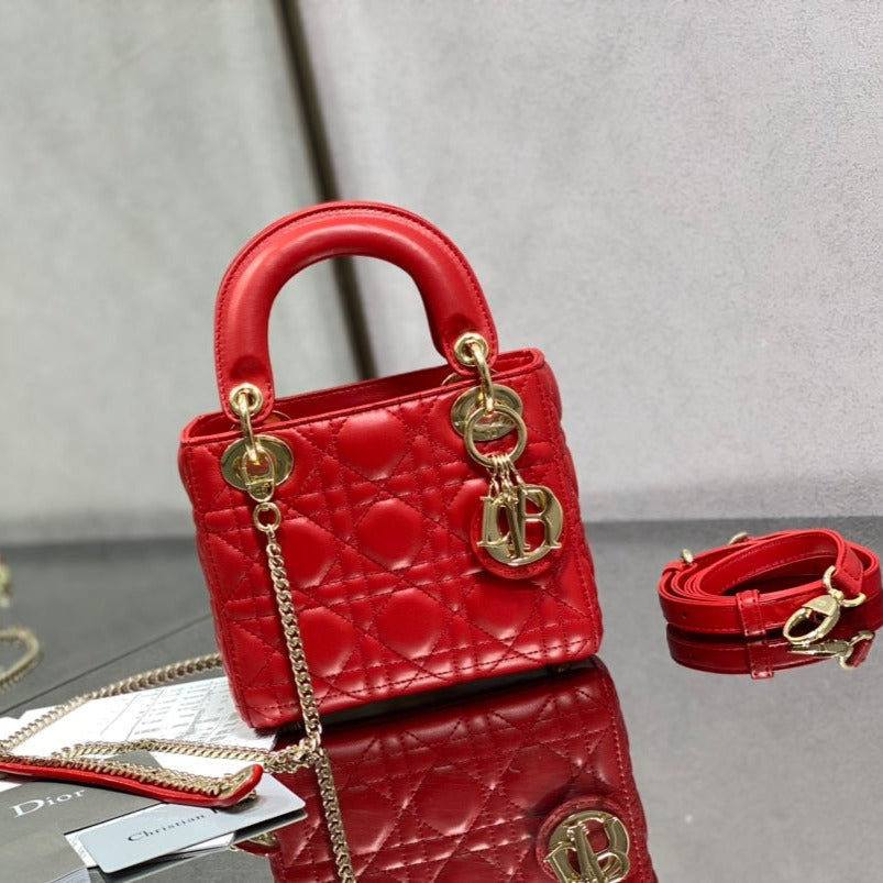Designer handbag red – front view