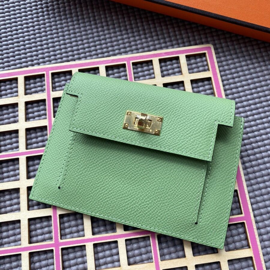 Hermes Kelly green bag – front view
