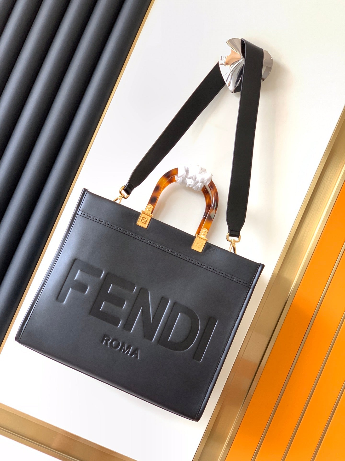 Fend Sunshine Medium Moyen Sac 35 Noir Cuir