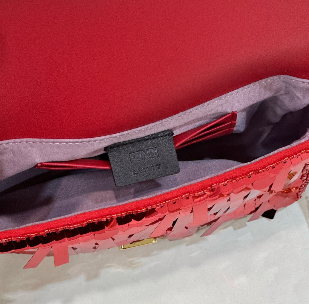 BAGUETTE MINI 19 EN PAILLETTES ROUGES QUINCAILLERIE OR
