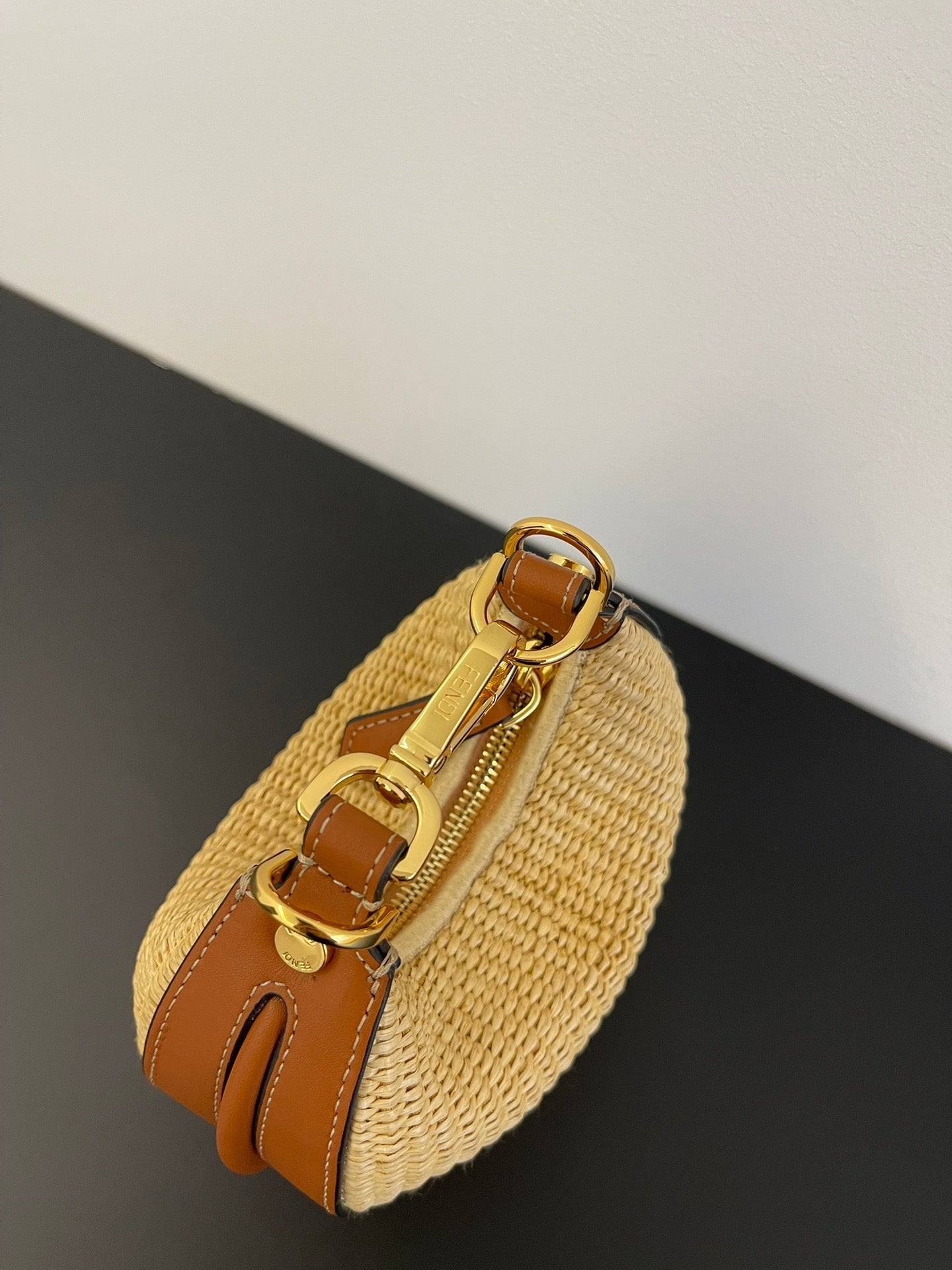 FENDIGRAPHY Mini 16 IN Beige STRAW AND Marron Cuir de veau TRIM Finitions dorées