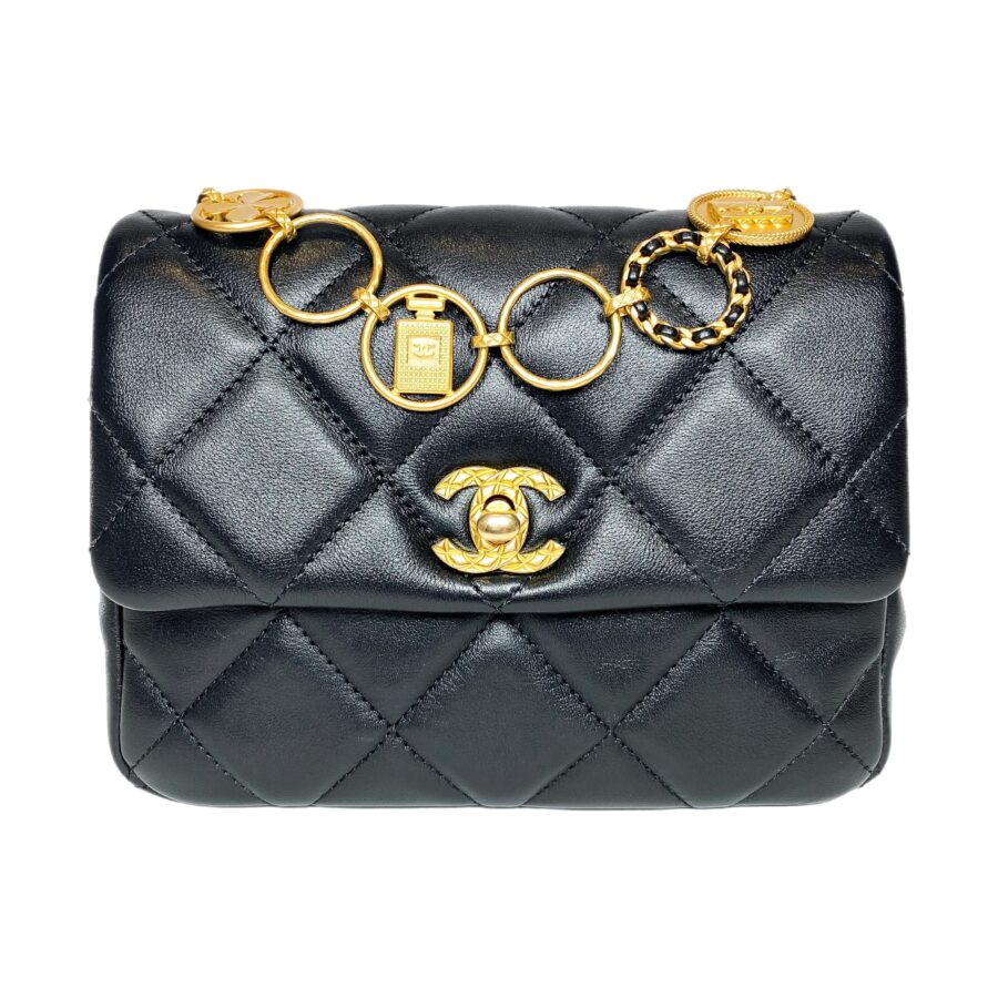 Chanel Flap Bag black – front view
