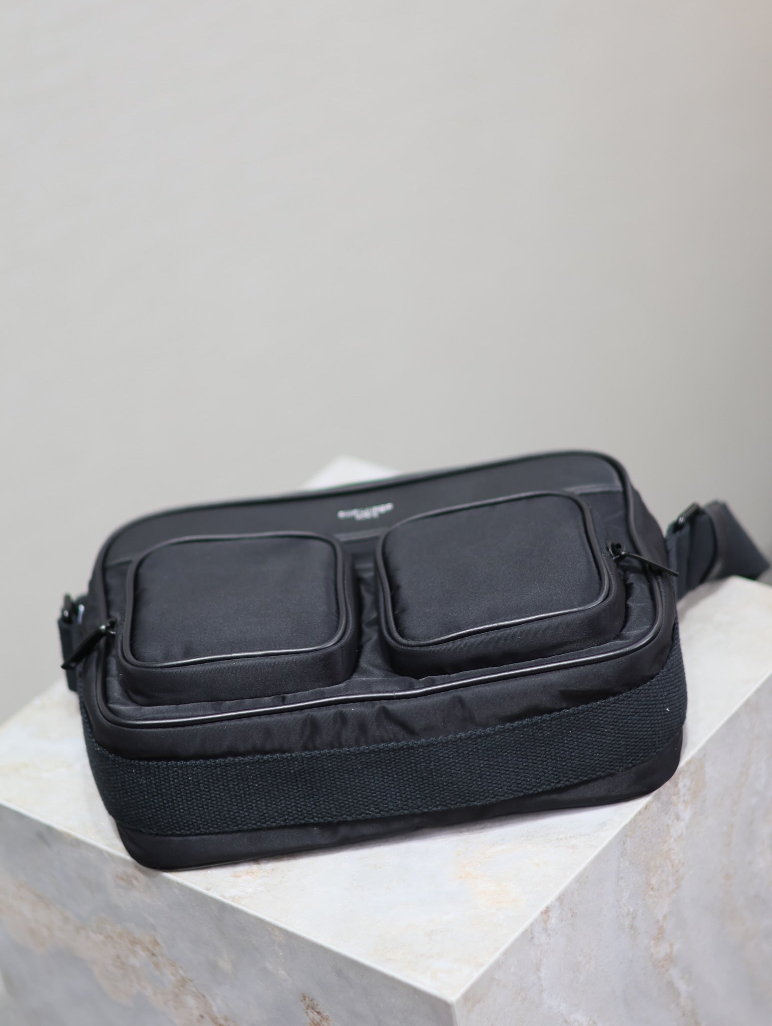 CITY CAMERA BAG 24 EN ECONYL NOIR